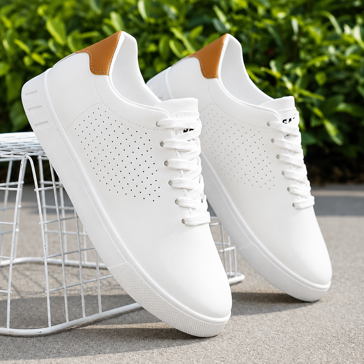 Sutton Low-Top Sneaker