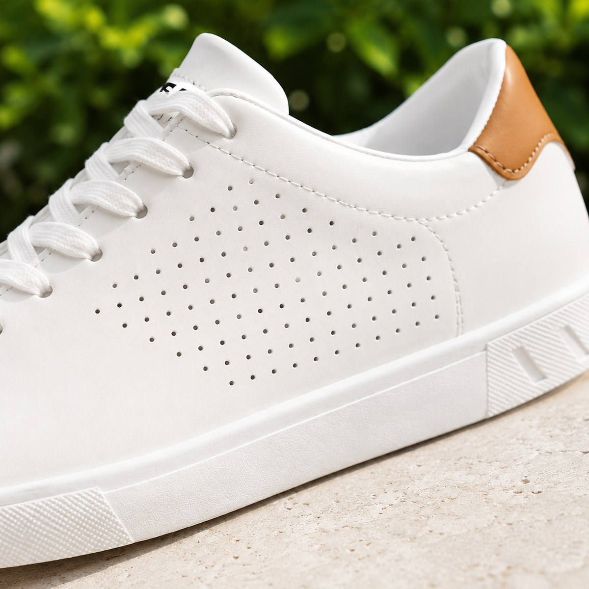 Sutton Low-Top Sneaker